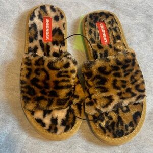 UNIONBAY Animal Print Fuzzy Slippers